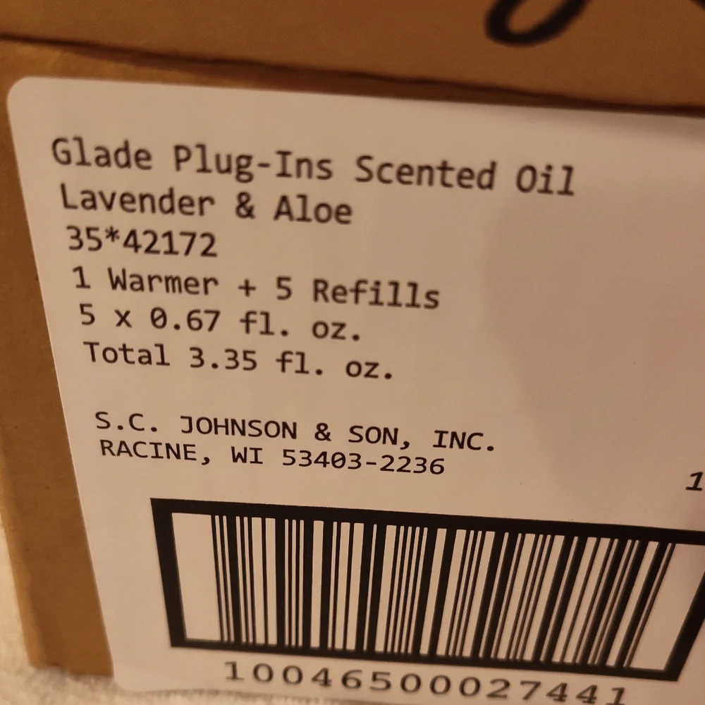 NWT! Glade Plug-In Oil Diffuser Set